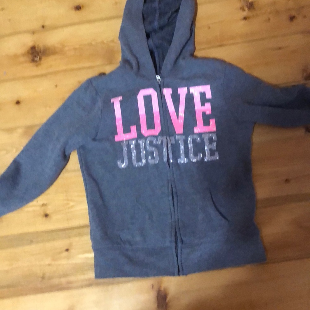 Grey sweatshirt